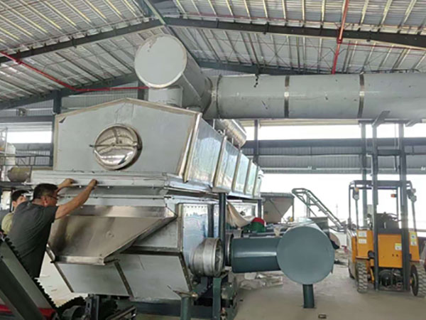 Vibration fluidized bed dryer